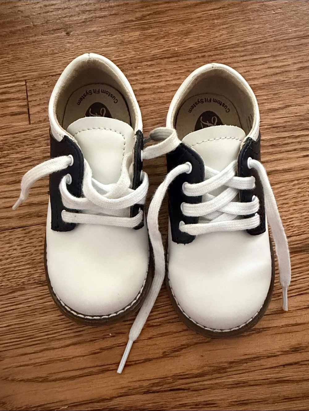 FootMates White and Black Toddler Lace-Up Shoes